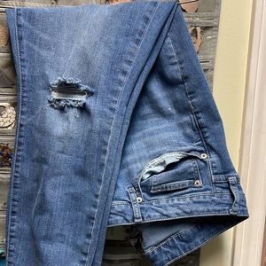 Gap skinny with holes